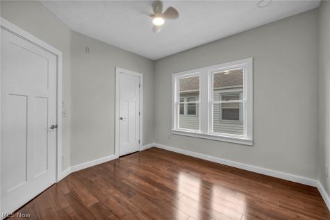 2124 Wascana Avenue Lakewood OH 44107