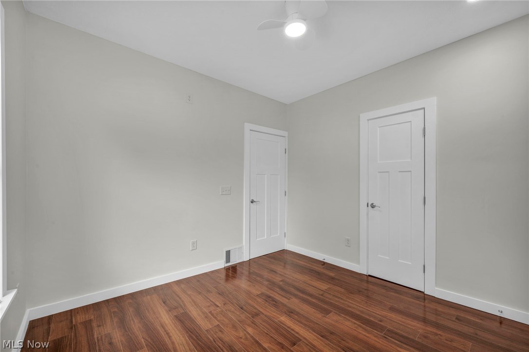 2124 Wascana Avenue Lakewood OH 44107