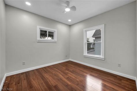 2124 Wascana Avenue Lakewood OH 44107