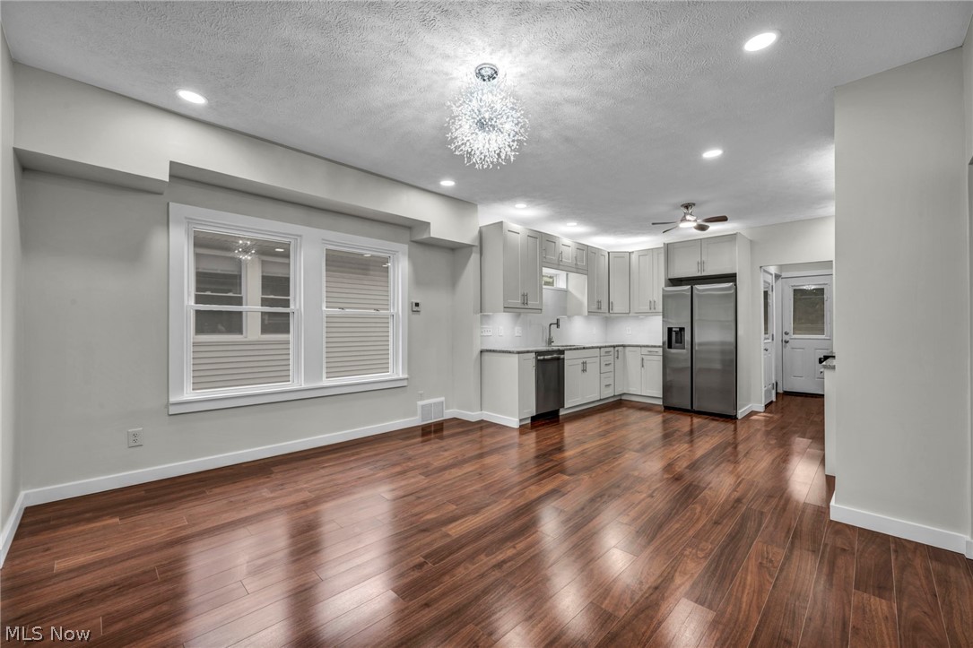 2124 Wascana Avenue Lakewood OH 44107
