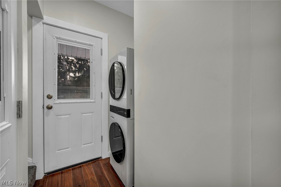 2124 Wascana Avenue Lakewood OH 44107
