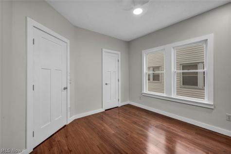 2124 Wascana Avenue Lakewood OH 44107