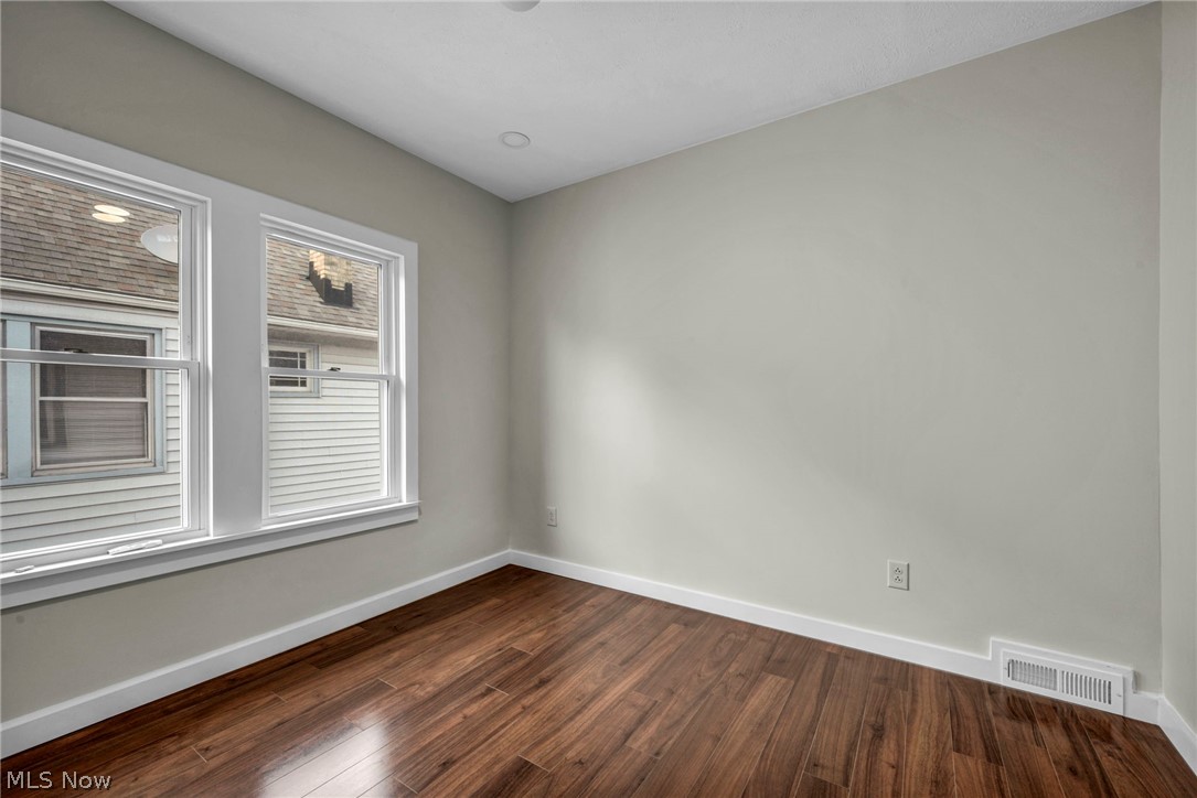 2124 Wascana Avenue Lakewood OH 44107