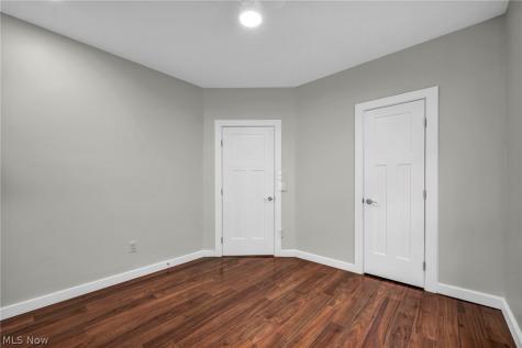 2124 Wascana Avenue Lakewood OH 44107