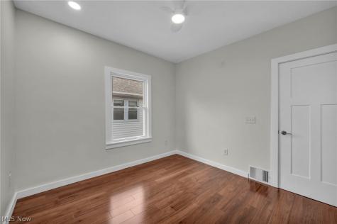 2124 Wascana Avenue Lakewood OH 44107