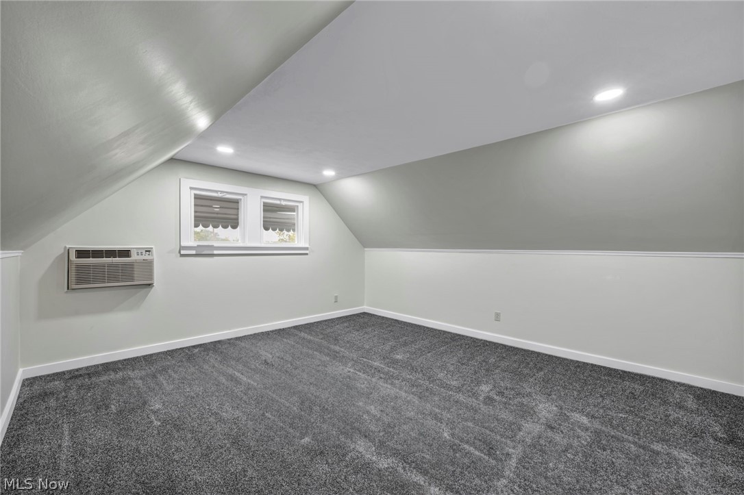 2124 Wascana Avenue Lakewood OH 44107