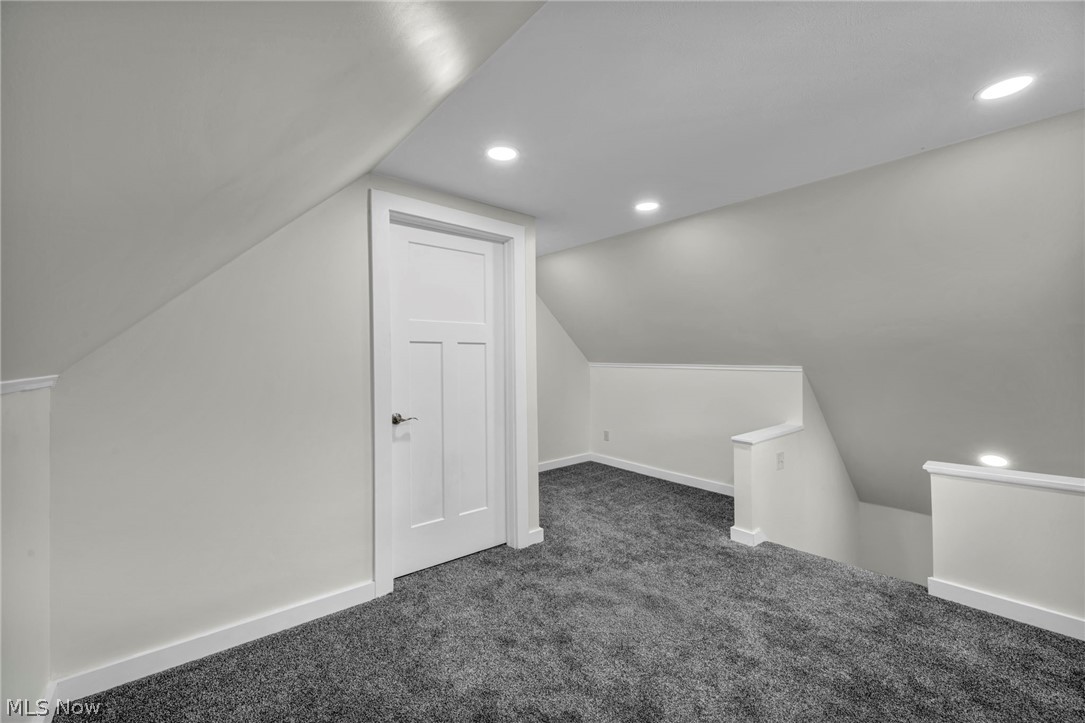 2124 Wascana Avenue Lakewood OH 44107