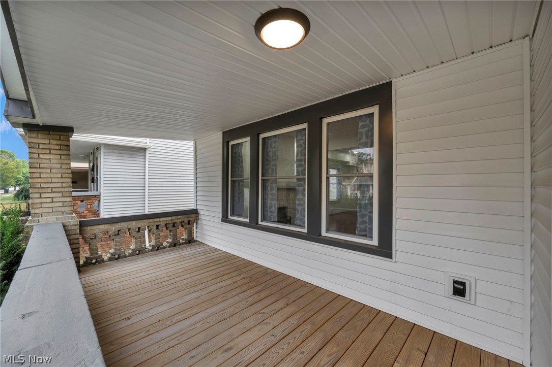 2124 Wascana Avenue Lakewood OH 44107