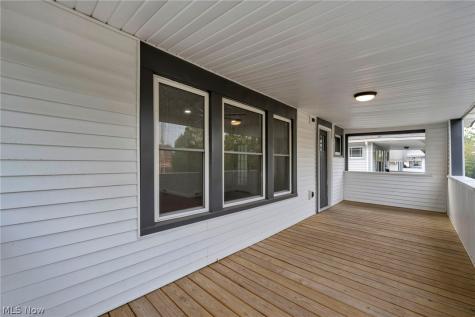 2124 Wascana Avenue Lakewood OH 44107