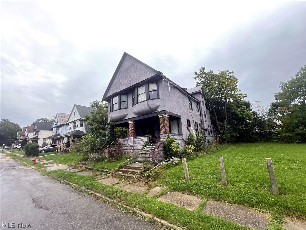 1876 Penrose Avenue East Cleveland OH 44112