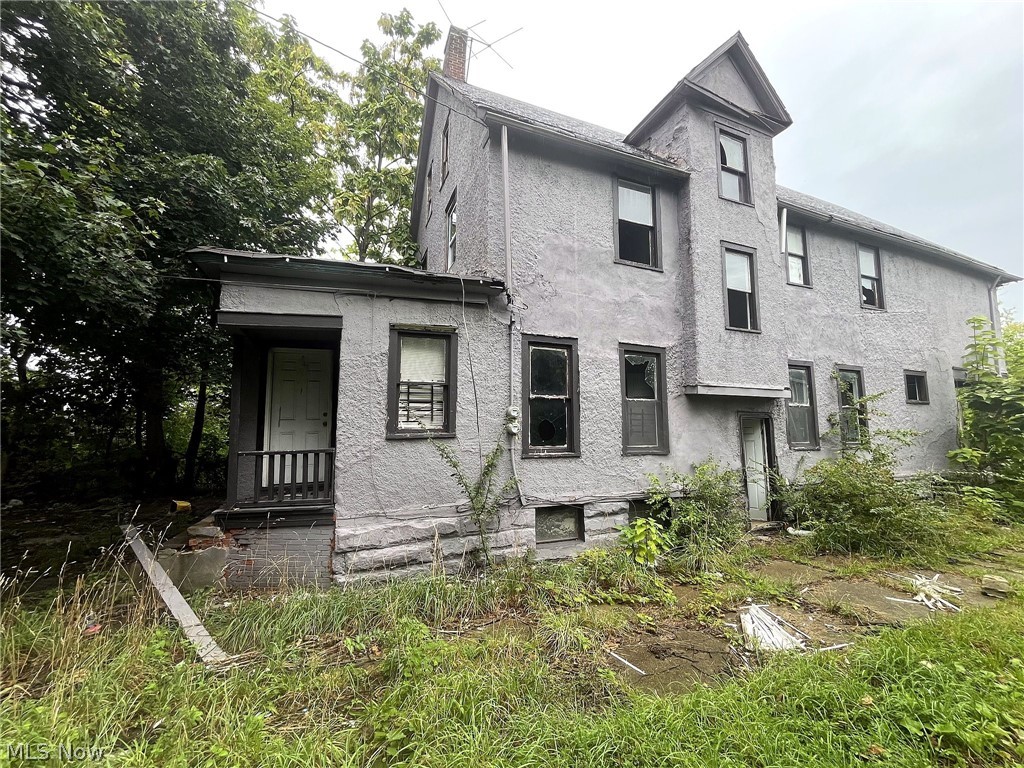 1876 Penrose Avenue East Cleveland OH 44112