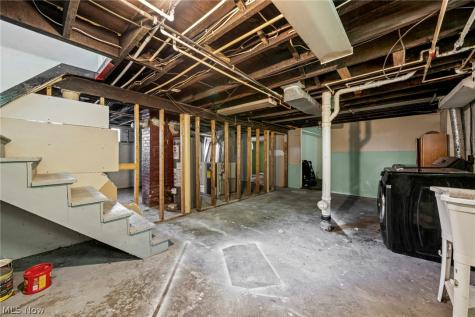 4608 Bucyrus Avenue Cleveland OH 44109