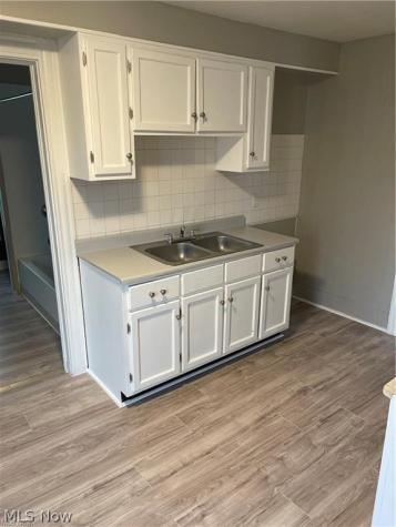7110 Lawn Avenue Cleveland OH 44102