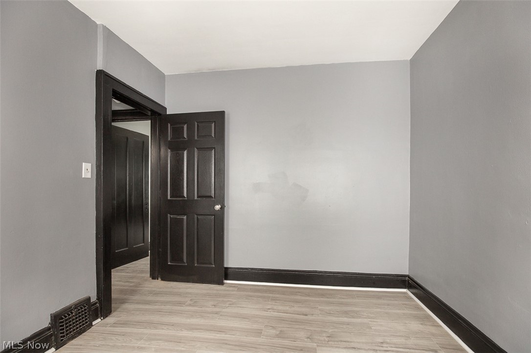1868-1870 Lampson Road East Cleveland OH 44112