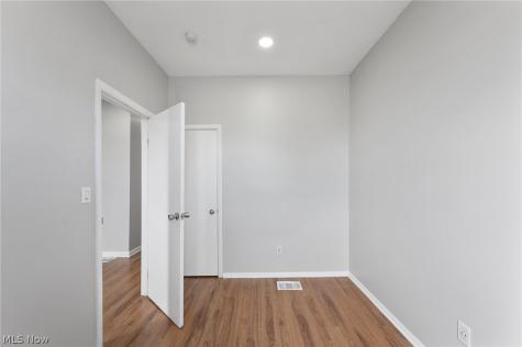 6905 Denison Avenue Cleveland OH 44102