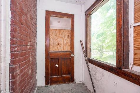 716 E 160th Street Cleveland OH 44110