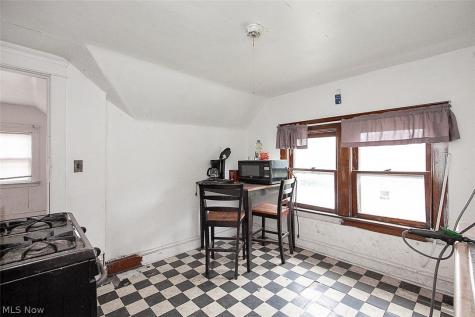 716 E 160th Street Cleveland OH 44110