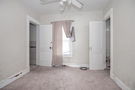 716 E 160th Street Cleveland OH 44110