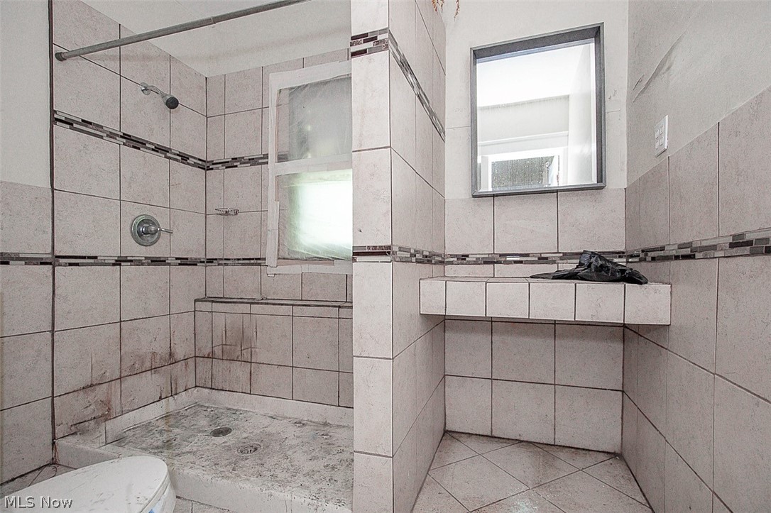 716 E 160th Street Cleveland OH 44110