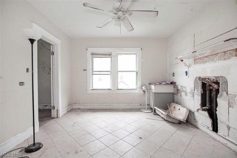 716 E 160th Street Cleveland OH 44110
