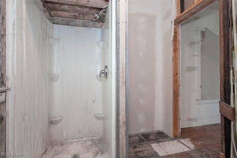 716 E 160th Street Cleveland OH 44110
