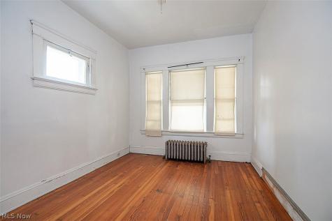 716 E 160th Street Cleveland OH 44110
