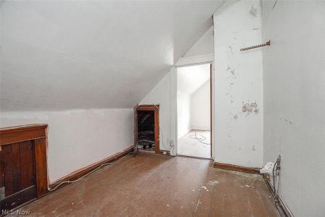 716 E 160th Street Cleveland OH 44110