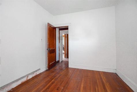 716 E 160th Street Cleveland OH 44110