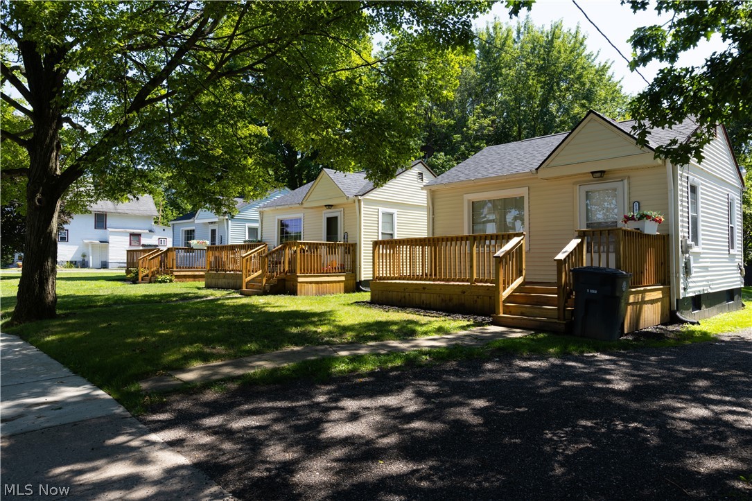 1182 Youngstown Road SE Warren OH 44484