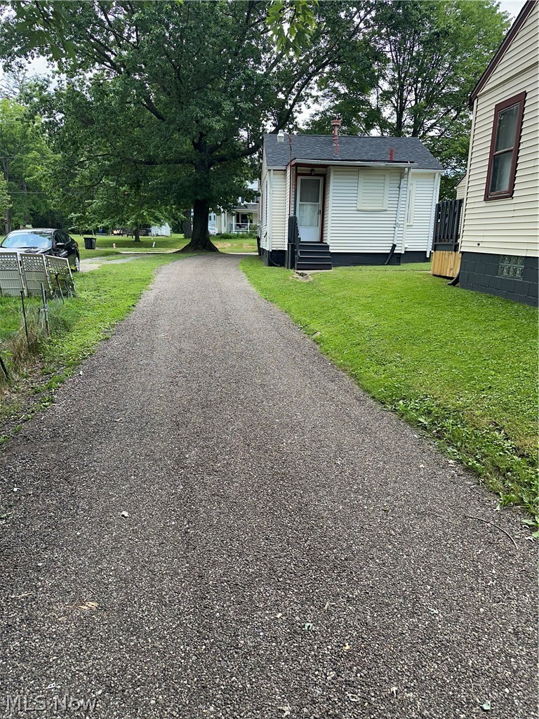 1182 Youngstown Road SE Warren OH 44484