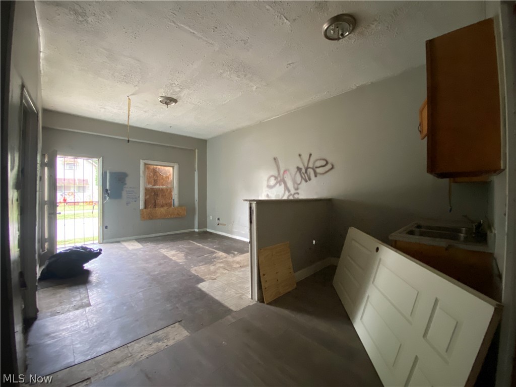 3661 E 59th Street Cleveland OH 44105