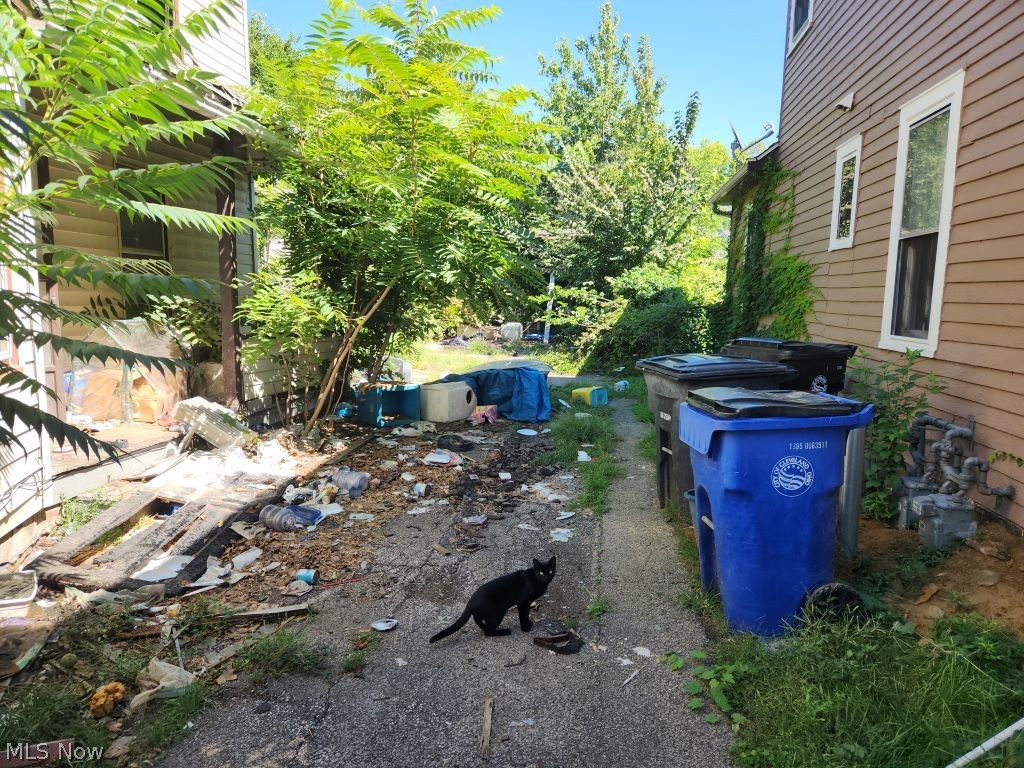 1085 E 66th Street Cleveland OH 44103