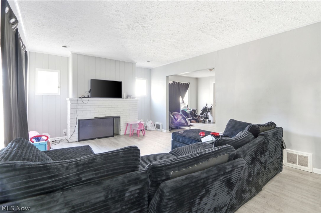 3319 W 111th Street Cleveland OH 44111