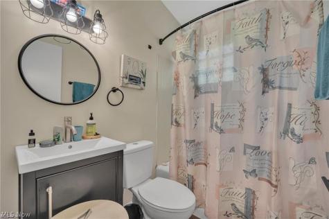 1927 Preston Avenue Akron OH 44305