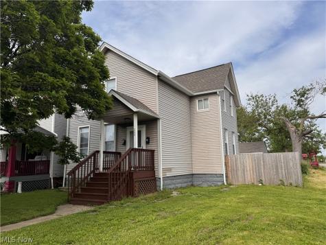 2233 W 98th Cleveland OH 44102