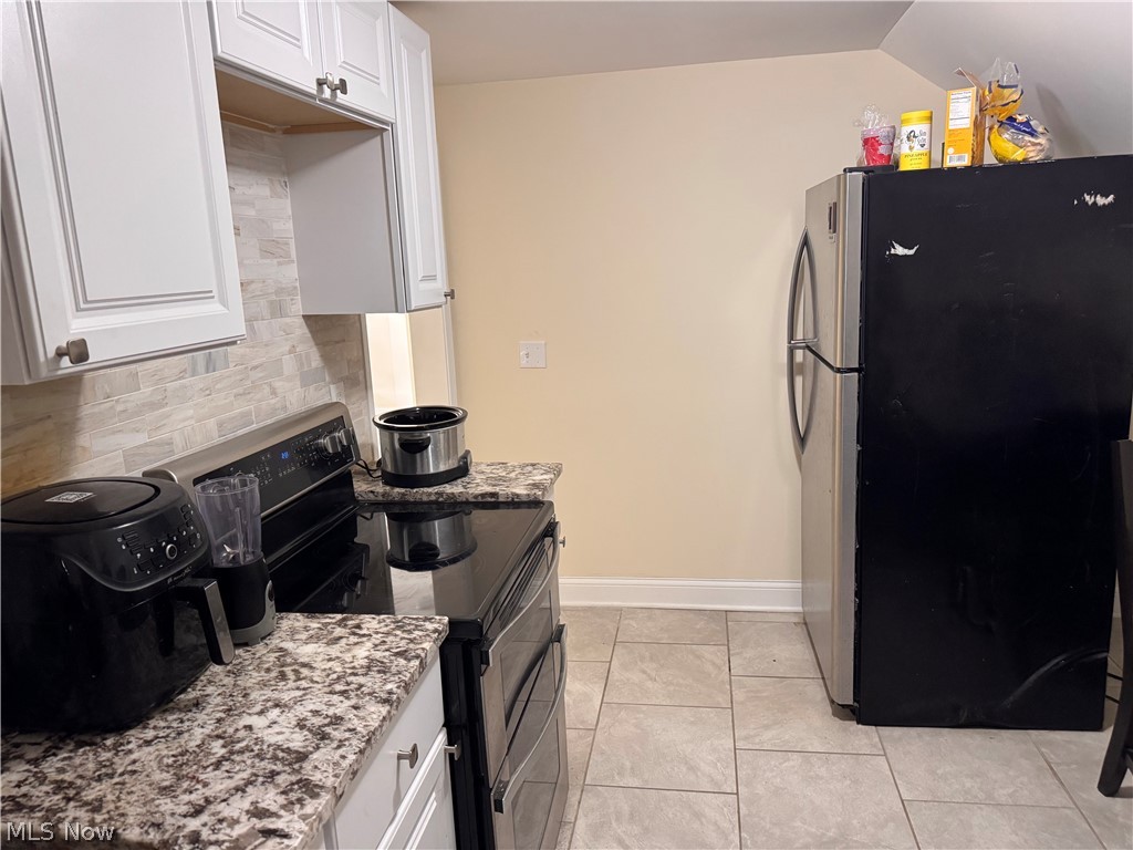 2233 W 98th Cleveland OH 44102