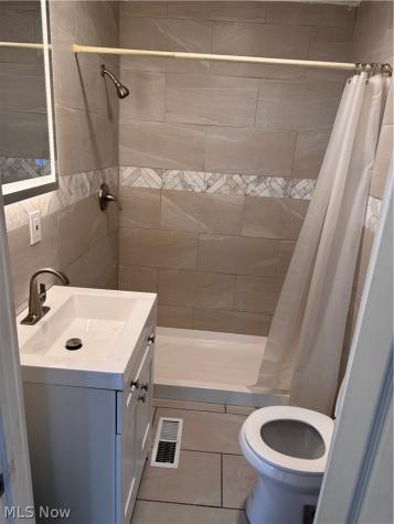 2233 W 98th Cleveland OH 44102
