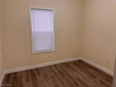 2233 W 98th Cleveland OH 44102