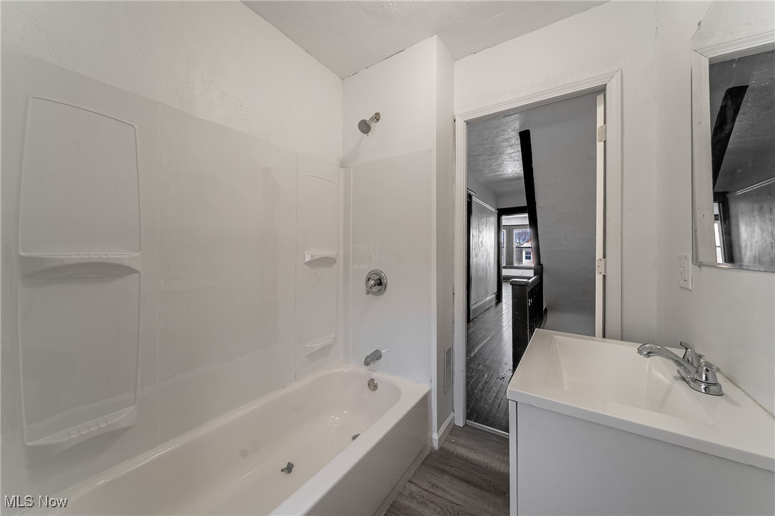 1760 Carlyon Road East Cleveland OH 44112