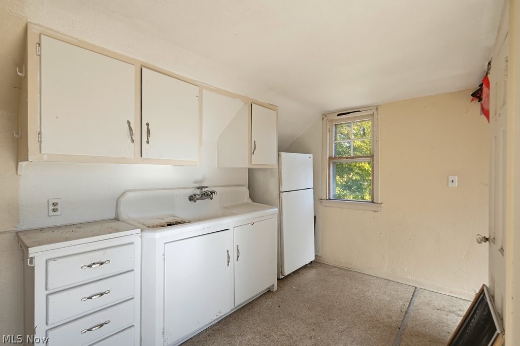 1673 Hillview Road Cleveland OH 44112