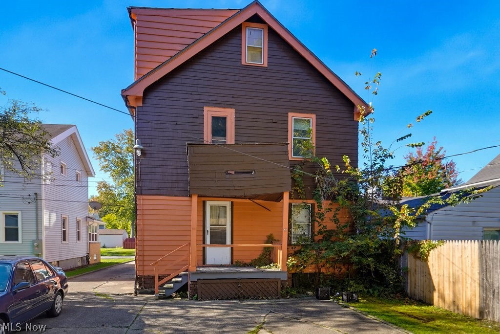 1673 Hillview Road Cleveland OH 44112