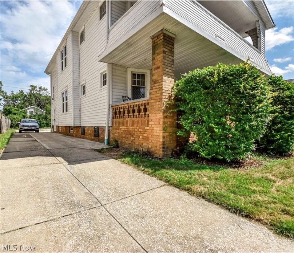 1051 E 171st Street Cleveland OH 44119