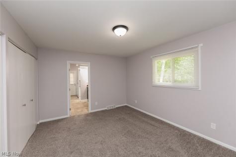3862 & 3866 Seneca Street Stow OH 44224