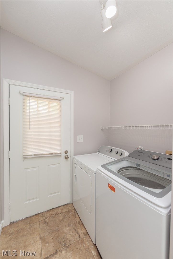 3862 & 3866 Seneca Street Stow OH 44224