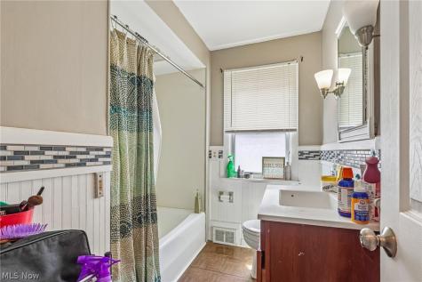 3953 W 160th Street Cleveland OH 44111