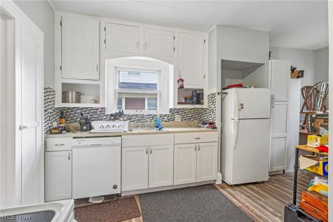 3953 W 160th Street Cleveland OH 44111