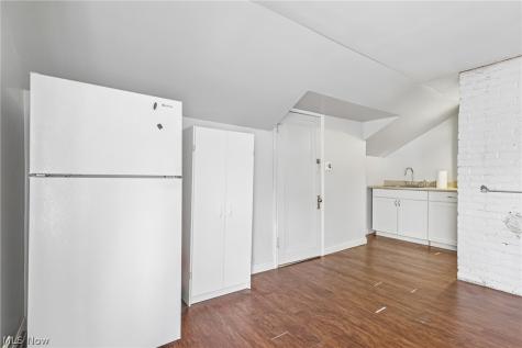 3953 W 160th Street Cleveland OH 44111