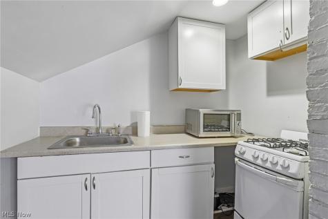 3953 W 160th Street Cleveland OH 44111