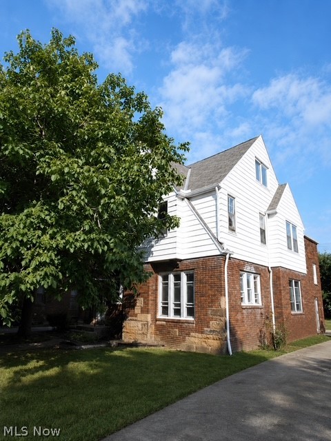 19075 Meredith Avenue Euclid OH 44119