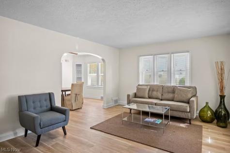 19075 Meredith Avenue Euclid OH 44119